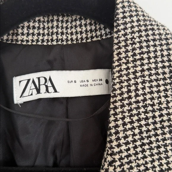 Zara Houndstooth Blazer with Gold Accents - Picture 4 of 4